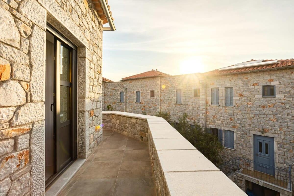 Mani Stone Built Home A Breath Away To The Sea Stoúpa Exterior foto