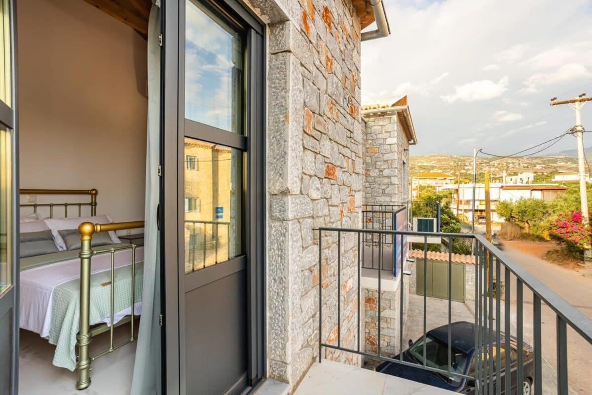 Mani Stone Built Home A Breath Away To The Sea Stoúpa Exterior foto